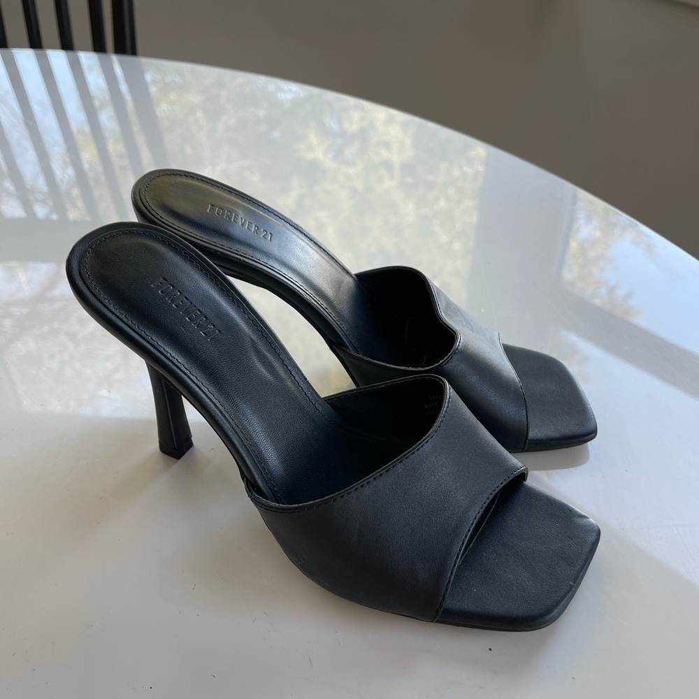 Forever 21 Square Toe Heel - 8